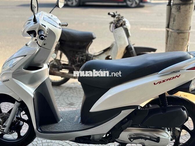 Honda Vision 2013 màu Trắng
