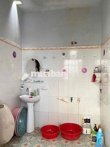 Bán căn nhà sau hội trường 24/3