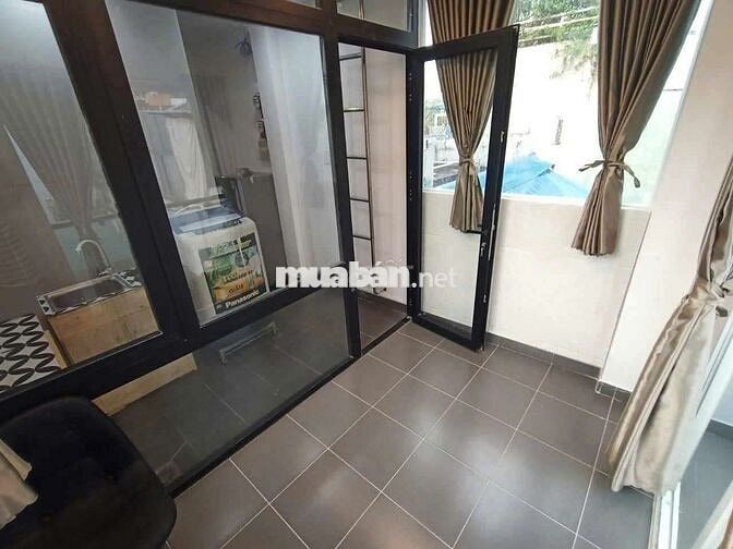 Cho thuê phòng 2PN nguyên tầng Q1 - đường Bùi Viện - chợ Bến Thành 