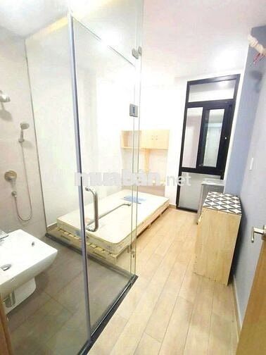 Cho thuê phòng 2PN nguyên tầng Q1 - đường Bùi Viện - chợ Bến Thành 