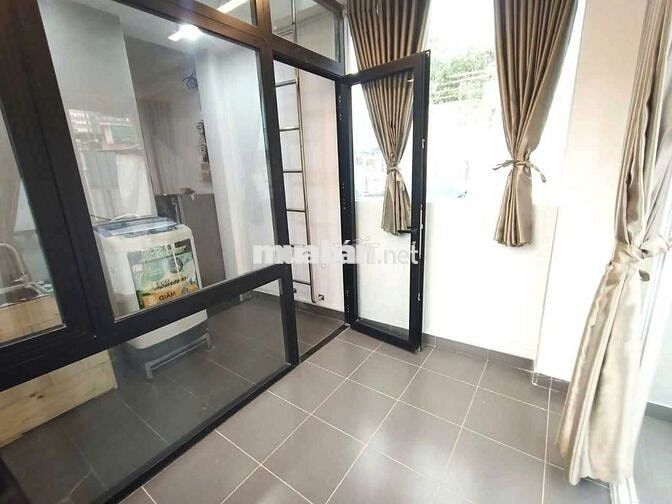Cho thuê phòng 2PN nguyên tầng Q1 - đường Bùi Viện - chợ Bến Thành 