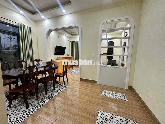 NHÀ BIỆT THỰ 1000m tt hoc mon gần thcs nguyễn thị minh khai
