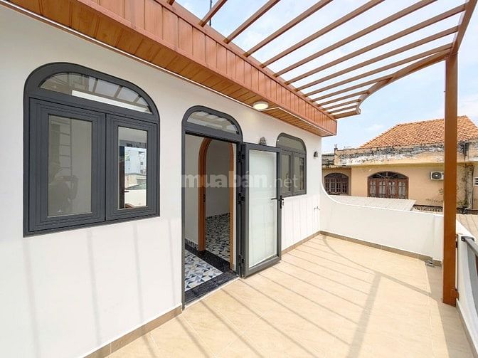 Sát Phạm Văn Đồng - Nhà 64m2 ngay Chợ Cầu Đỏ - Nở hậu 6.8m - 7.45 Tỷ