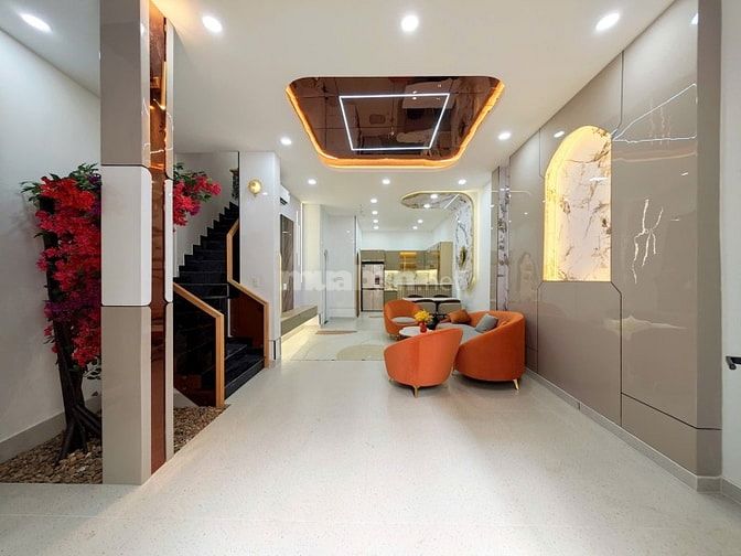 Sát Phạm Văn Đồng - Nhà 64m2 ngay Chợ Cầu Đỏ - Nở hậu 6.8m - 7.45 Tỷ