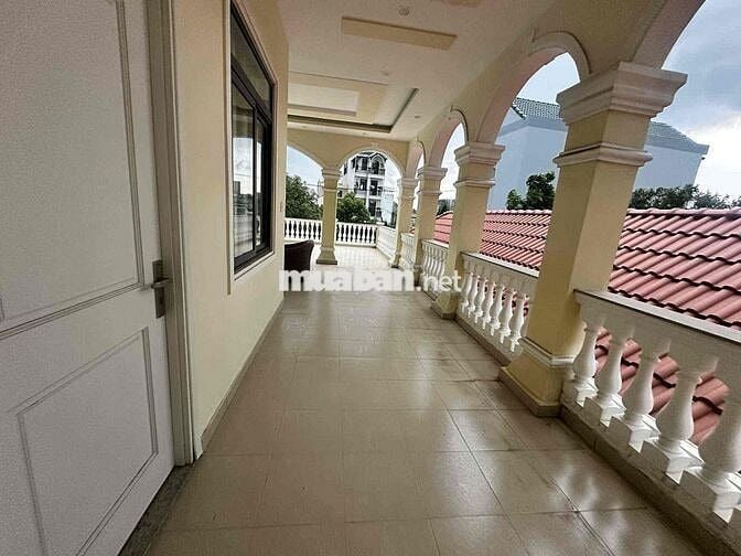 NHÀ BIỆT THỰ 1000m tt hoc mon gần thcs nguyễn thị minh khai