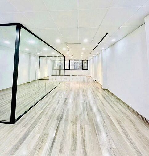SIÊU PHẨM ỐP KÍNH – 120A Nguyễn Thái Bình, P.12 , TB, 5x20m - Sàn suốt