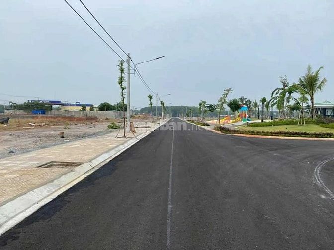Chính chủ cần bán lô liền kề 90m đường oto kinh doanh QL 13 Chơn Thành
