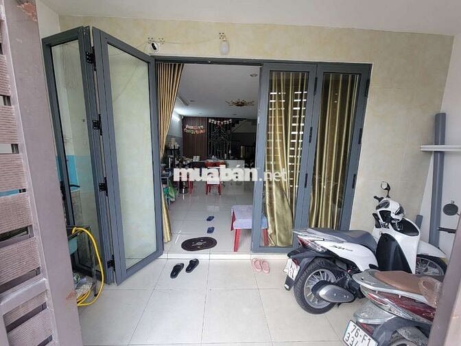 Cho thuê nhà hẻm xe hơi 803 HTP Q7