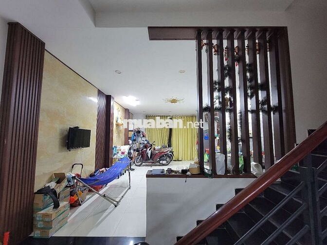 Cho thuê nhà hẻm xe hơi 803 HTP Q7