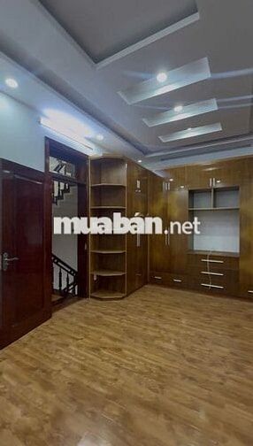 Hiếm có nhà full gỗ 3 tầng khu metro bán giá tốt