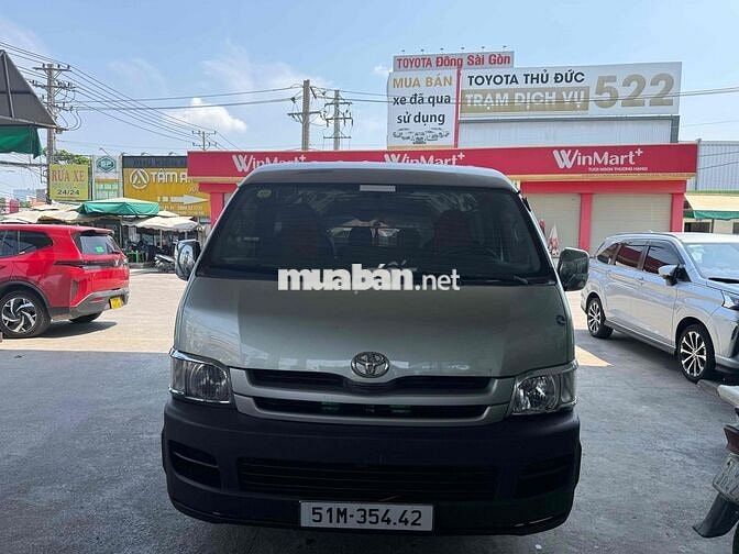 Toyota Hiace 6 chỗ Bạc
