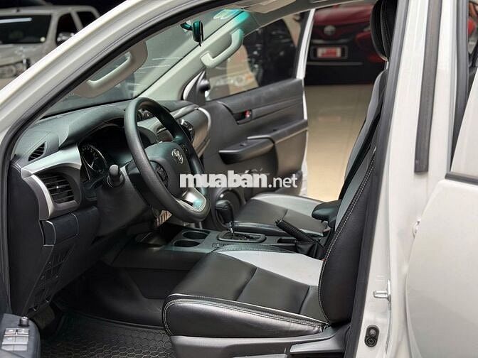 Toyota Hilux 2024 2.4AT Trắng 28.077km