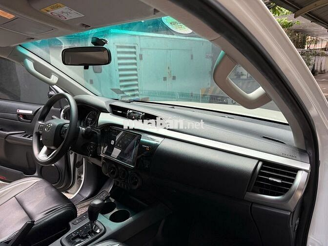Toyota Hilux 2024 2.4AT Trắng 28.077km