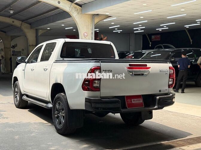 Toyota Hilux 2024 2.4AT Trắng 28.077km