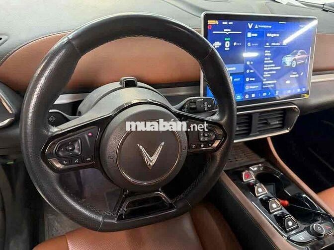 Vinfast VF8 Plus 2023 Bạc / Nâu pin SDI 63.000km