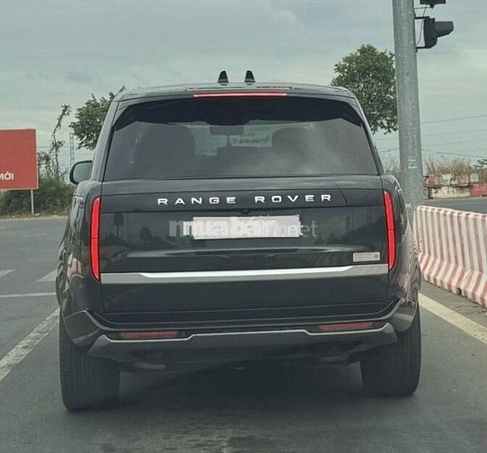 Range Rover Autobiography LWB 3.0 AWD 2024 hybrid 
