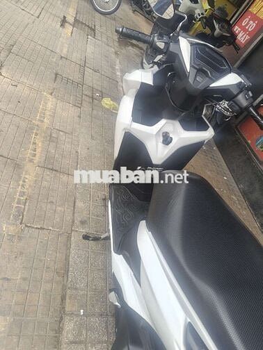 Honda Vario màu Trắng150
