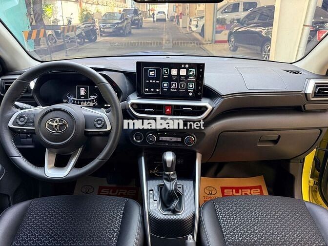 Toyota Raize 2024 Vàng đen 5814 km