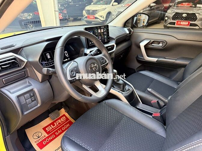 Toyota Raize 2024 Vàng đen 5814 km