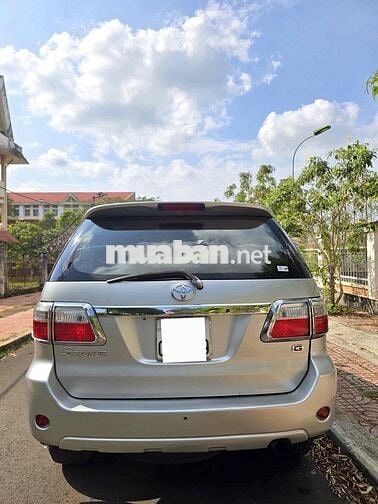 Toyota Fortuner G 2011 Bạc