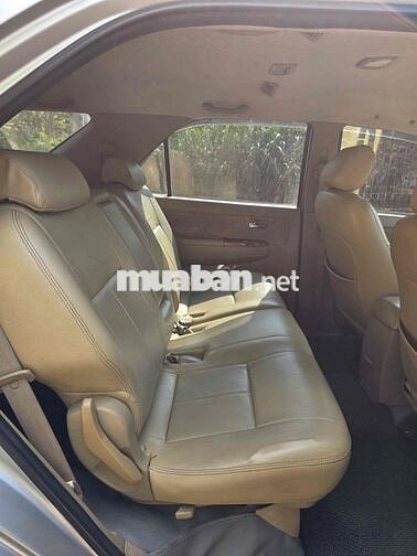 Toyota Fortuner G 2011 Bạc