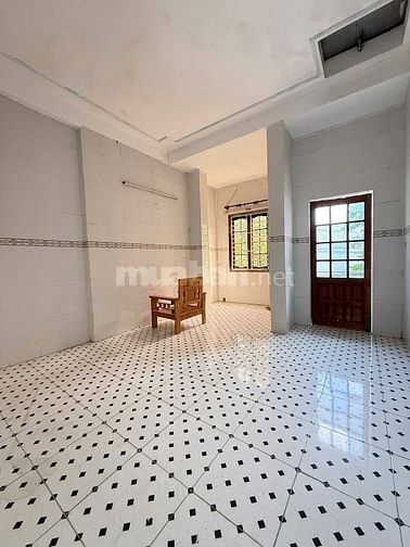 🚨 BÁO ĐỘNG HÀNG HIẾM – NHÀ PHÚ NHUẬN 4PN – 1 TRỆT 1 LẦU – CHỈ 2TỶ820!