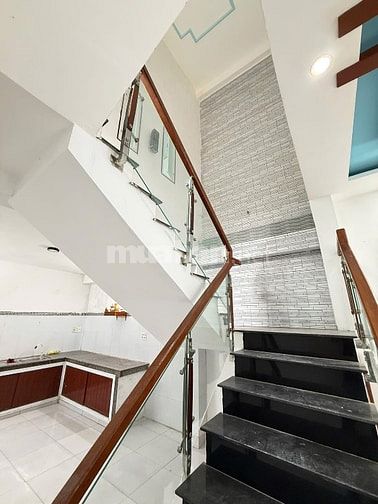 🚨 BÁO ĐỘNG HÀNG HIẾM – NHÀ PHÚ NHUẬN 4PN – 1 TRỆT 1 LẦU – CHỈ 2TỶ820!
