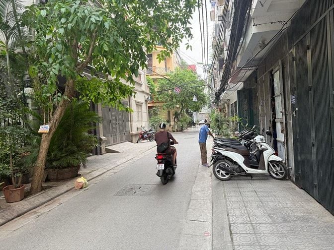 Bán nhà phố Lạc Trung, Hai Bà Trưng 54m, 8 tầng, mt 4.2m. Giá: 30.3 t