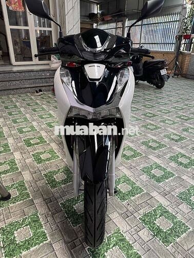 Honda SH 160i ABS 2025 Trắng Đen 6600 km