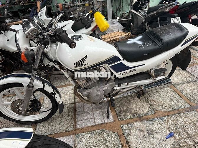 Honda CB250 màu Trắng