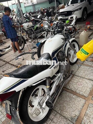 Honda CB250 màu Trắng