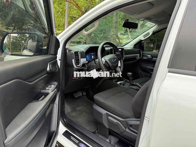 Ford Ranger XLS Trắng 2023 AT 2 cầu