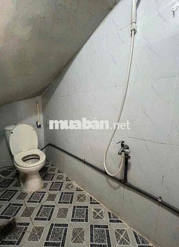 nhà 30m2 có gác lửng sân để xe riêng gần Phạm Văn Đồng 4,5tr