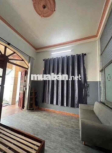 nhà 30m2 có gác lửng sân để xe riêng gần Phạm Văn Đồng 4,5tr