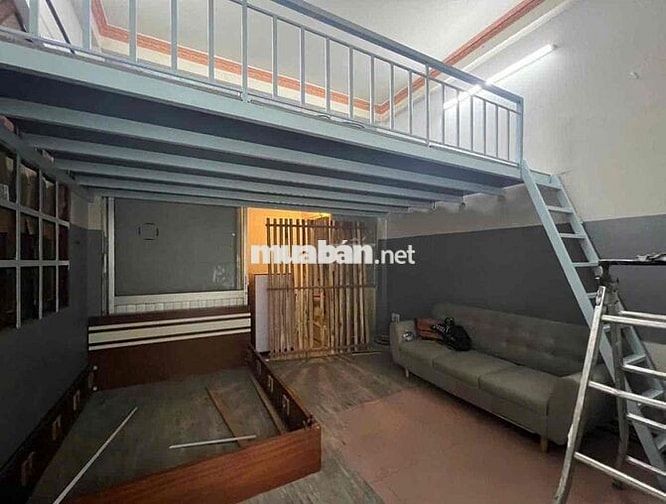nhà 30m2 có gác lửng sân để xe riêng gần Phạm Văn Đồng 4,5tr