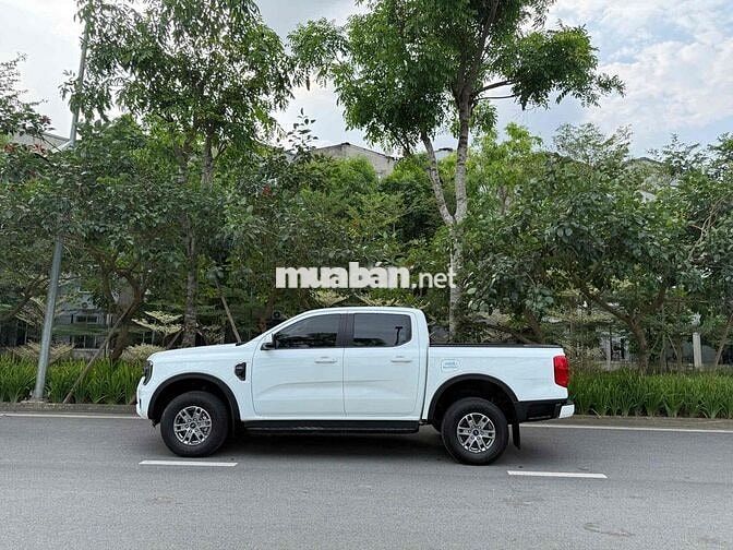 Ford Ranger XLS Trắng 2023 AT 2 cầu