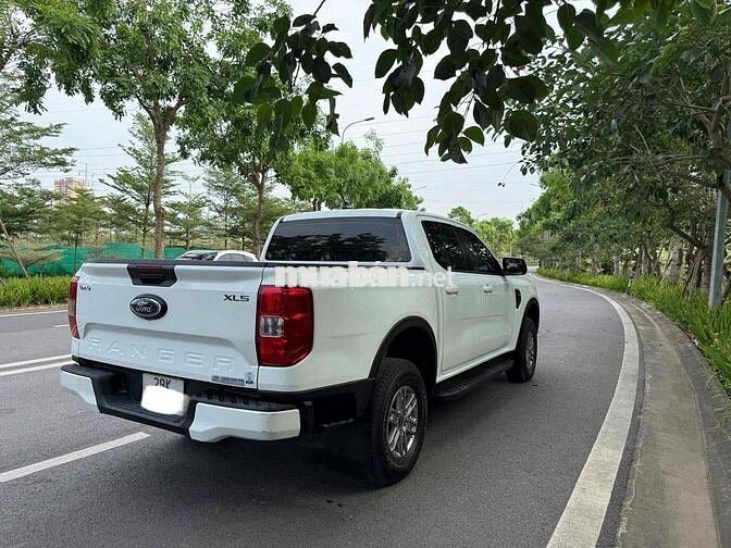 Ford Ranger XLS Trắng 2023 AT 2 cầu
