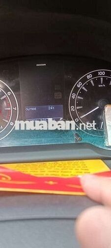 Toyota Innova 7 chỗ Trắng 87673 km