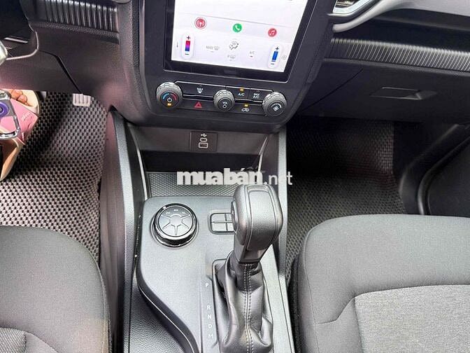 Ford Ranger XLS Trắng 2023 AT 2 cầu