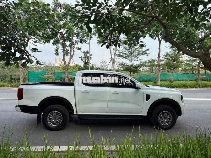 Ford Ranger XLS Trắng 2023 AT 2 cầu