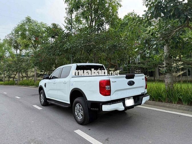 Ford Ranger XLS Trắng 2023 AT 2 cầu