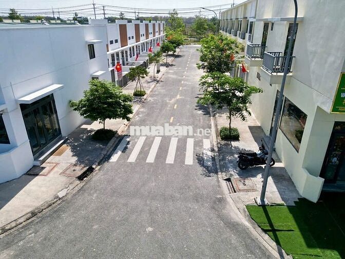 NHÀ PHỐ XỊN, TẠI TRUNG TÂM KCN PHƯỚC ĐÔNG, 4 X 16, 1.5 TỶ
