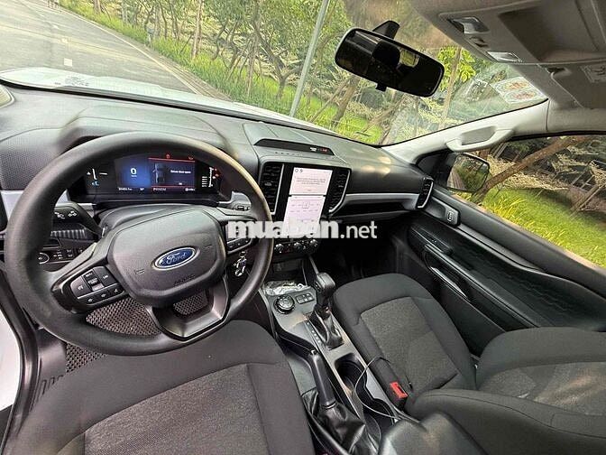 Ford Ranger XLS Trắng 2023 AT 2 cầu