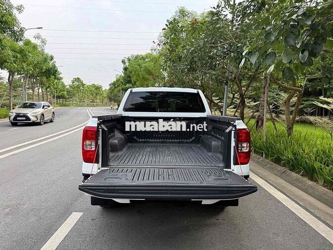 Ford Ranger XLS Trắng 2023 AT 2 cầu