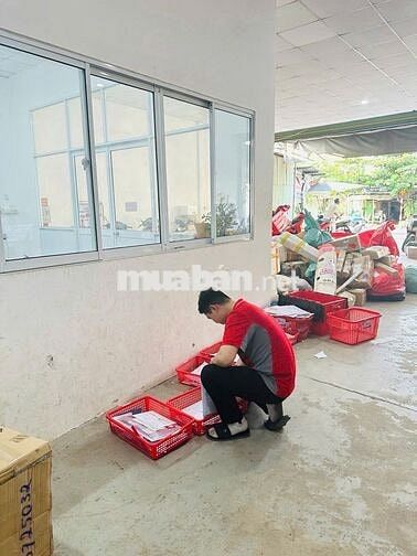 VIETTEL POST LÁI THIÊU TUYỂN NV GIAO HÀNG