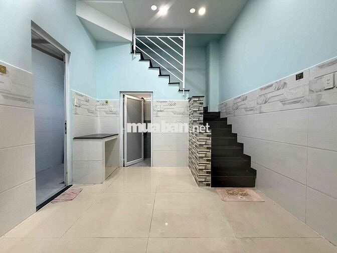 cho thuê nhà nguyên căn.1 trệt 2 lầu sân thượng. 2pn3wc. Quận 10