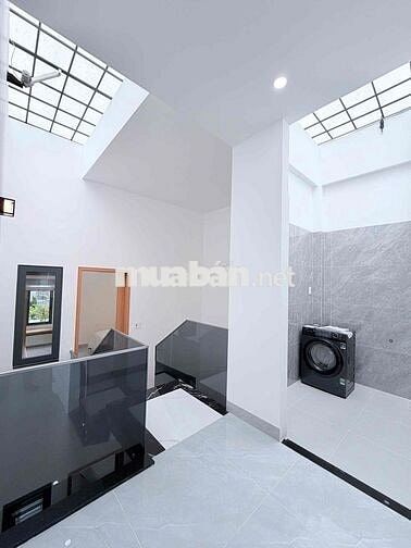 NHÀ PHỐ 3 TẦNG ĐẲNG CẤP – MẶT TIỀN NGUYỄN THÚY – KINH DOANH ĐẮC ĐỊA