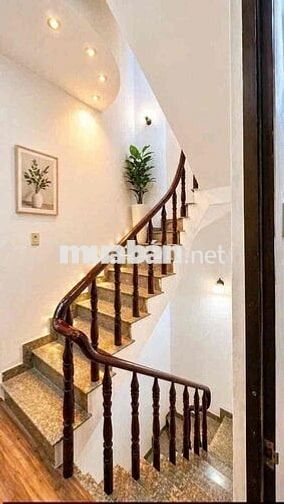 Cho thuê nhà nguyên căn Đường Nguyễn Đình Chiểu P4 Quận 3