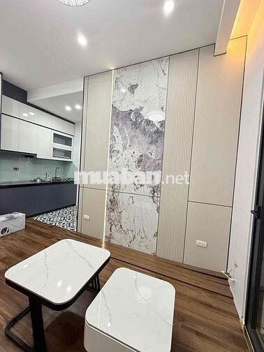 BÁN CHUNG CƯ KĐT VIỆT HƯNG – 38m² – GIÁ 2.55 TỶ