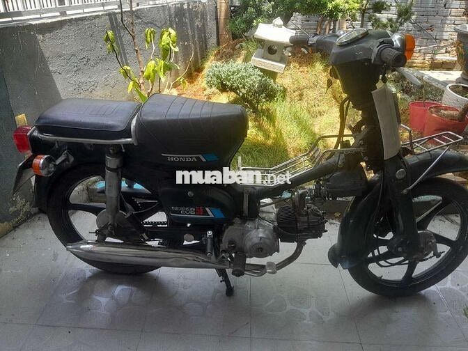 Honda Cub 81 Đen..giá 6tr200k